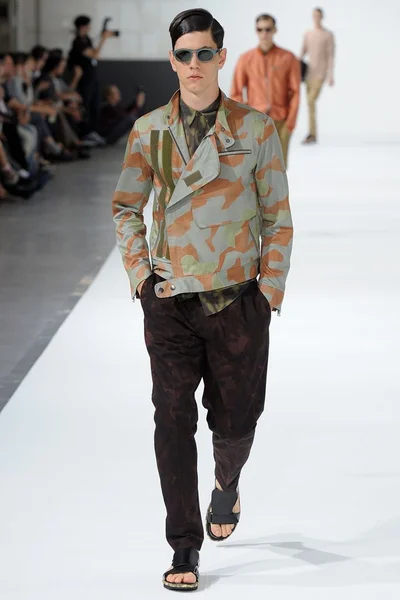 Look 46